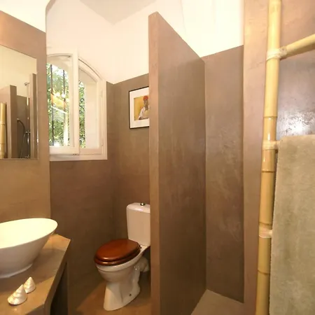 Prázdninový dům In Near Beaches & Pool, Cleaning Included